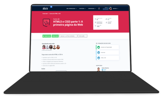 Notebook com o site da Alura aberto em um dos cursos